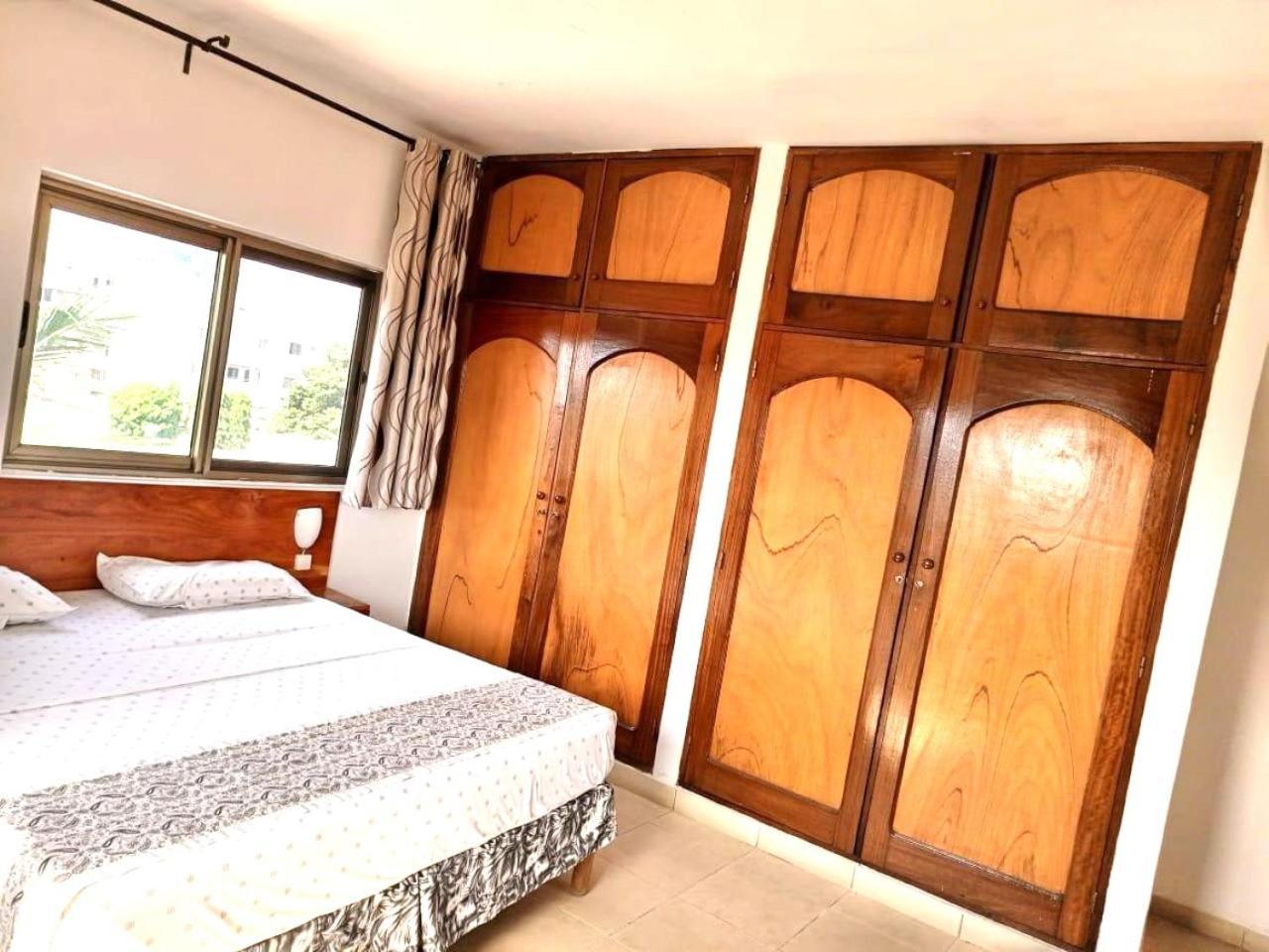 Rosalie'S Suites Lome Luaran gambar