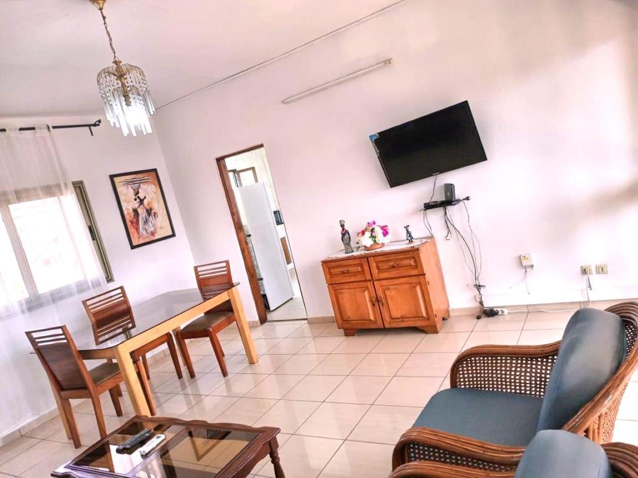 Rosalie'S Suites Lome Luaran gambar