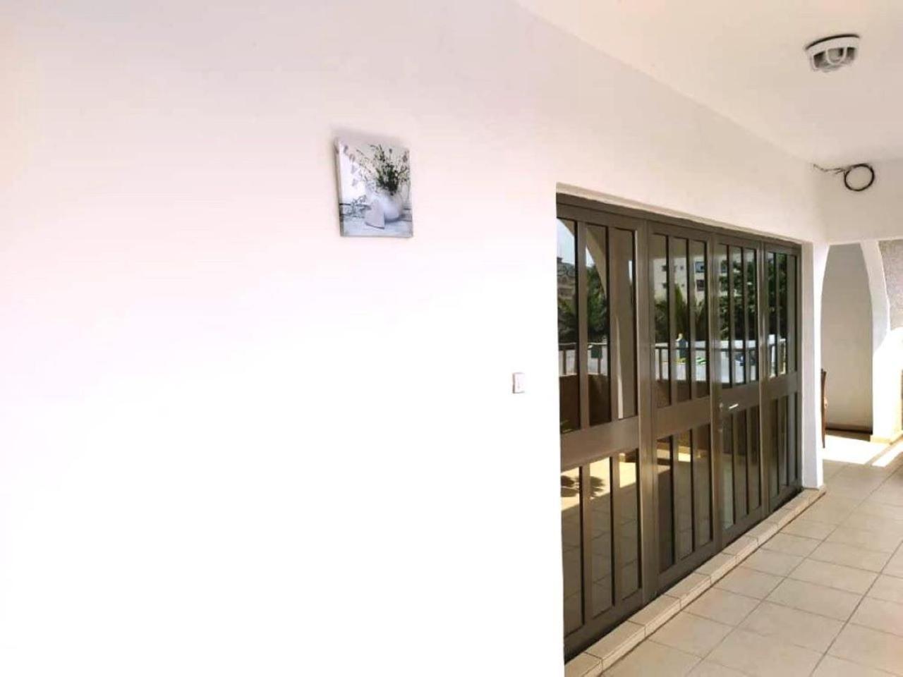 Rosalie'S Suites Lome Luaran gambar