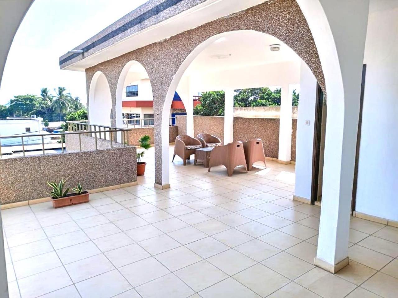 Rosalie'S Suites Lome Luaran gambar