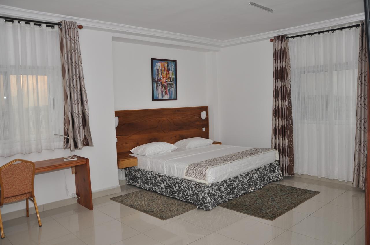 Rosalie'S Suites Lome Luaran gambar