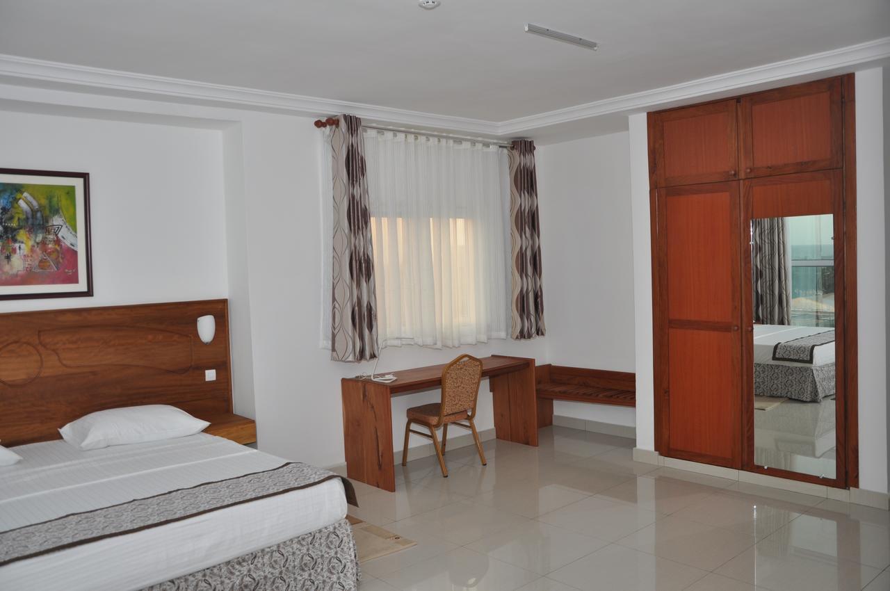 Rosalie'S Suites Lome Luaran gambar