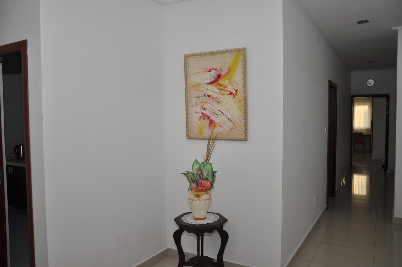 Rosalie'S Suites Lome Luaran gambar